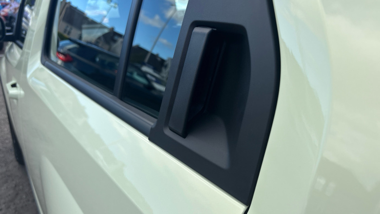 Hyundai INSTER 71kW 01 42kWh 5dr Auto Electric Hatchback